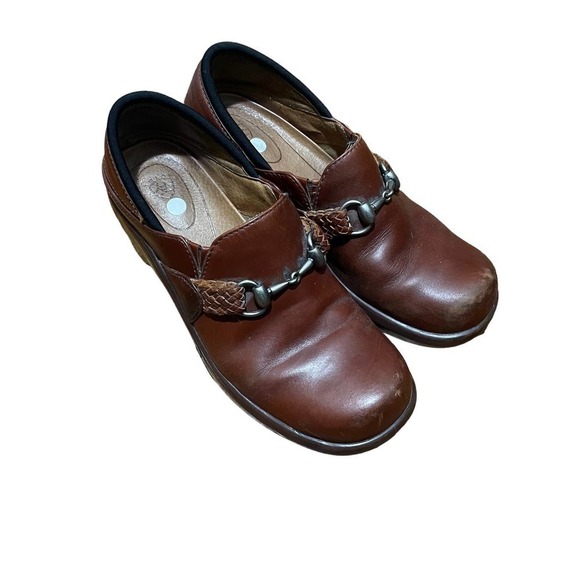 ARIAT 100% Leather Del Mar Slip On Clogs w/Horse Bit Detail - Picture 2 of 9